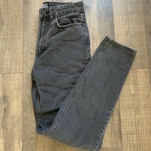 BDG High-Rise Mom Jean – Washed Black